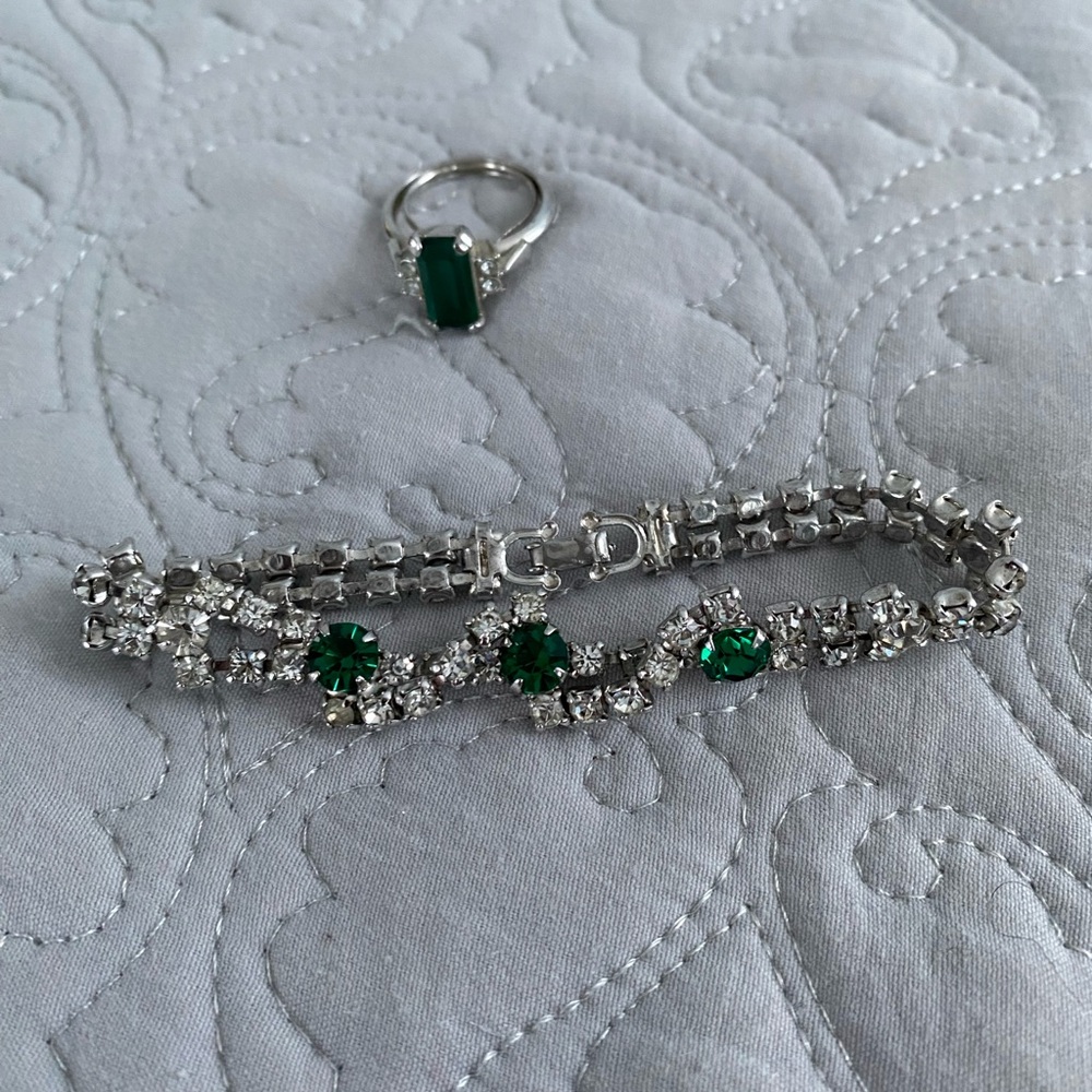Vintage Silver and Green rhinestone ring and bracelet set